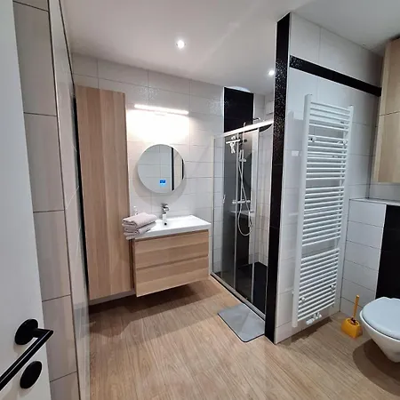 Peace And Quiet In Liege, Private And Bathroom