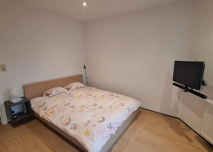 Apartmán Peace And Quiet In Liege, Private And Bathroom Lutych