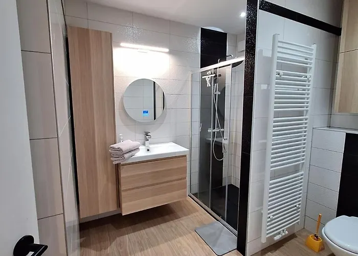 Peace And Quiet In Liege, Private And Bathroom